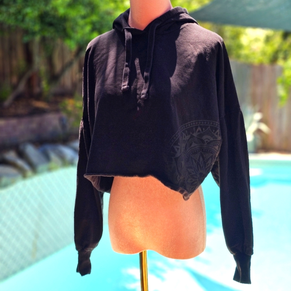 Yogaworks cropped hoodie